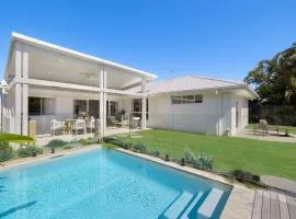 Burleigh Waters Luxury