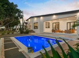 3BR Stylish Family House 3 Bath BBQ Pool