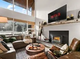 Eagle Vail Retreat with Golf Course Views and Sleeps 13