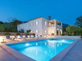 Cypress Paradise by Villas Guide