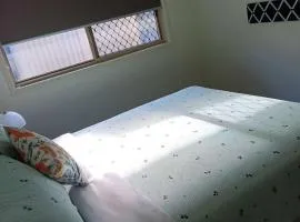 Victoria Point Queen Bed & Breakfast