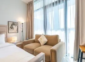 Sleek & Modern Studio - Maryah Vista