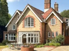 6 Bed in Haslemere oc-c34083