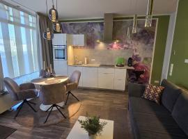 City APART - FeWo Klimaanlage Whirpool Panoramafenster 5 Personen Kulturdenkmal Dessau-Roßlau, hotelli Dessaussa