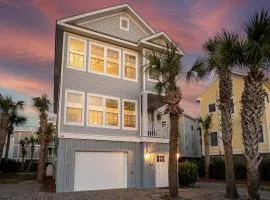 Pavilion a la Plage on Isle of Palms PORCH, GAS GRILL, STEPS FROM THE BEACH!