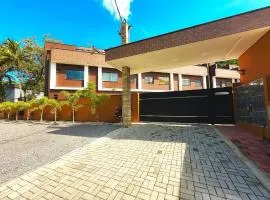 Casas Aconchegantes a 600m da bela Praia de Paúba