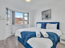 7 Beds, 4 Bedrooms, Parking, Close to Station