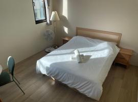 Hello Guesthouse, hotel in Lukang