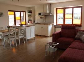 Große Ferienwohnung in altem Gutshaus, Hotel in Hilzingen