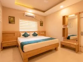 Daan Ambalath Maple Leaves