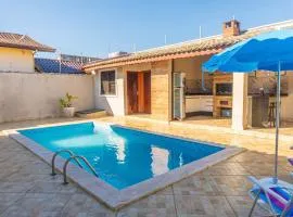 Casa com 3 quartos toda climatizada com Piscina e Lazer