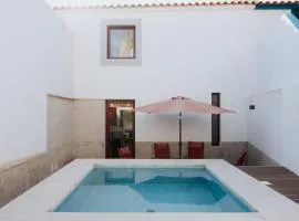 Casa do Outeiro com vista para o Castelo de Marvão