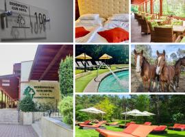 Erdőspuszta Club Hotel Fenyves, hotel in Debrecen