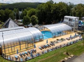 Camping Lac des Vieilles Forges, hôtel à Les Mazures