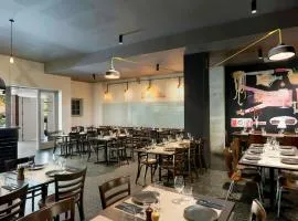 Peppers Gallery Hotel