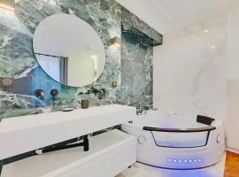 Jacuzzi 2 Chambres Moderne Centre Climatisation Wifi Tramway, hotel in Nice