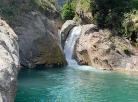 Waterfall House - Art and Design, Ski, Hike, Swim