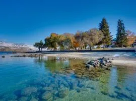 Resort-Style Condo with Lake Chelan and Mtn Views