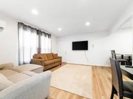 Soak in Luxury | Chic Modern Bathtub Retreat