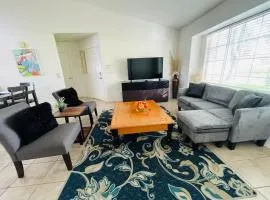 Cozy 3 Bedrooms Town home in Chandler with community pool