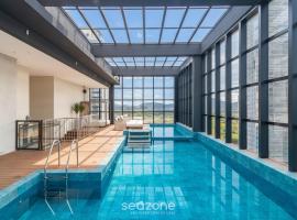 Sua estadia exclusiva a poucos passos do Mar em Meia Praia - FFS, hotell i Itapema