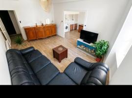 Appartement avec deux chambres et salon de massage, hotel di Lavelanet