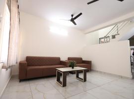 Shiv HomeStay - Peaceful & Comfort Stay Nr Dwarka, hotel u gradu Warwāla