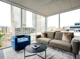 Blueground Denny Triangle pool nr Seattle Art Museum SEA-994