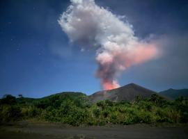 Fireworks bungalows, hotel with parking in White Sands