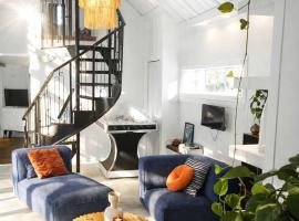 Maison du Village - Nature Beach Bike & Village, hotel em Eastman