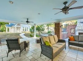 1 Block to Sims Park Spacious Getaway with Balcony