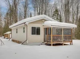 Woodsy and Charming! Tiny Cottage with Yard in Pelkie