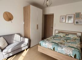 Suite privée avec terrasse et jardin, hotel en Calvisson