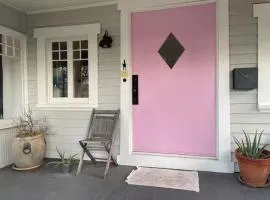 Charming Boho Pasadena Cottage Near Rose Bowl