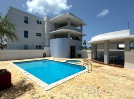 Coco Condo with Pool and Generator in Rincon, hotel em Corcega
