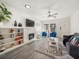 Charming Alameda Retreat Cozy 2BR with Private Yard