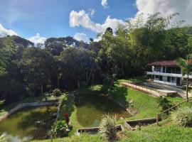 Ecohotel Los Cedros, hotel in Cocorná