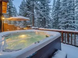 Spacious Pet-Friendly Truckee Retreat with Hot Tub