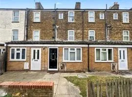 Grand 1 bed apartment