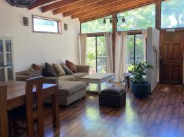 Refugio Familiar a Pasos de la Playa โรงแรมในกอนกอน