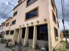 HOTEL MATAMOROS frente al consulado, hotel em Matamoros