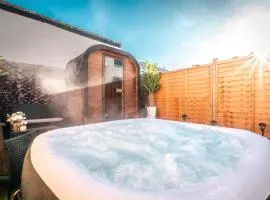 Hot Tub & Sauna Retreat , 4BR with Free Parking