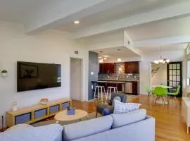 Bright and Modern Texas Getaway - 7 Mi to The Alamo!