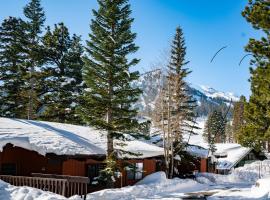 Canyon Lodge properties by 101 Great Escapes, resort de esqui em Mammoth Lakes
