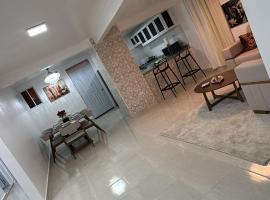 Spacious 3BR Getaway in Santiago, hotell i Ortega