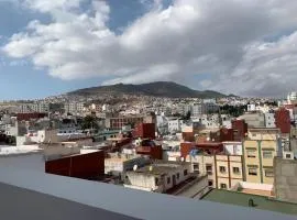 Ático con vistas panorámicas y aire acondicionado