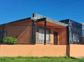 Hermoso chalet para 6 personas a 2 cuadras de la playa QUEQUEN