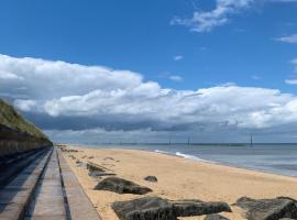 Hunters Halt near Sea Palling and Lighthouse!, Hotel in Lessingham