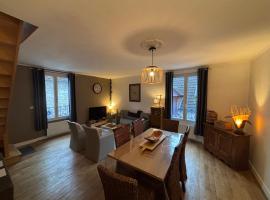 Gîte du Palais 3 étoiles, viešbutis mieste Châteauneuf-sur-Cher