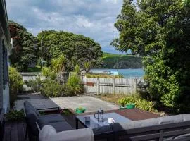 Sunset Shores at Titahi Bay by Aotearoa Escapes